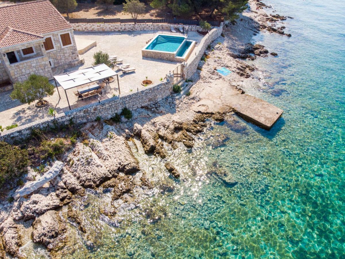 Villa Rudini With Heated Pool オクルグ・ゴルニ エクステリア 写真