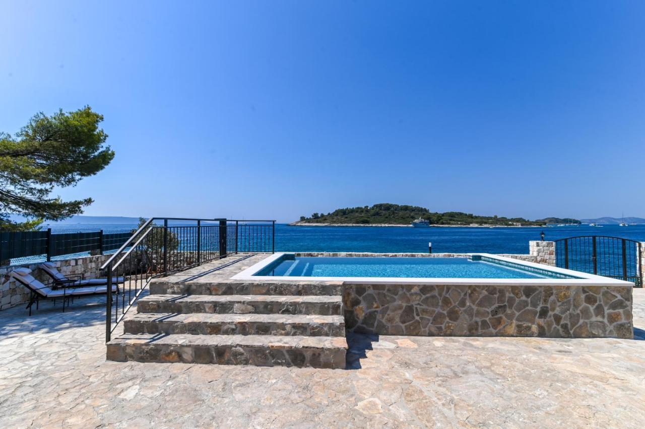 Villa Rudini With Heated Pool オクルグ・ゴルニ エクステリア 写真
