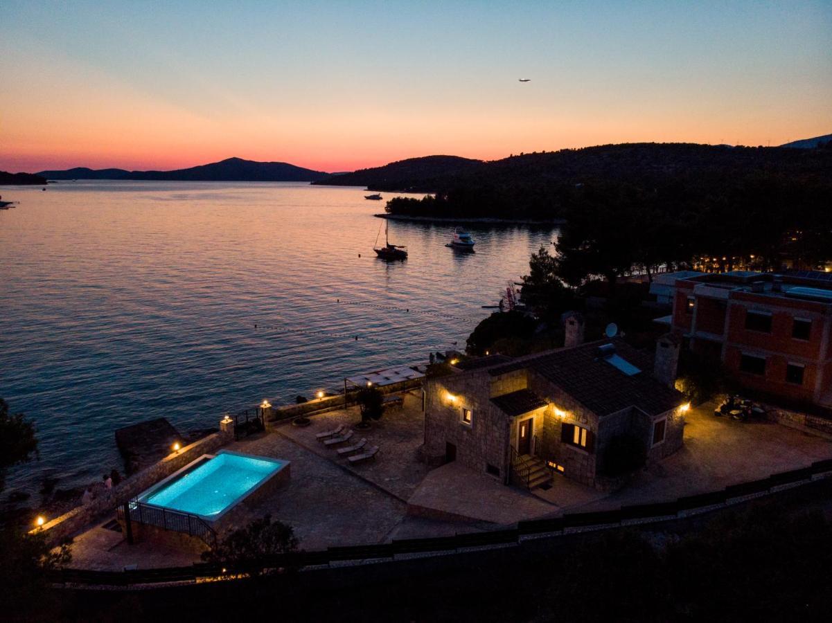 Villa Rudini With Heated Pool オクルグ・ゴルニ エクステリア 写真