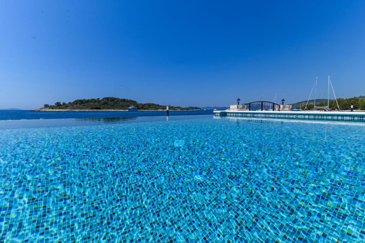 Villa Rudini With Heated Pool オクルグ・ゴルニ エクステリア 写真