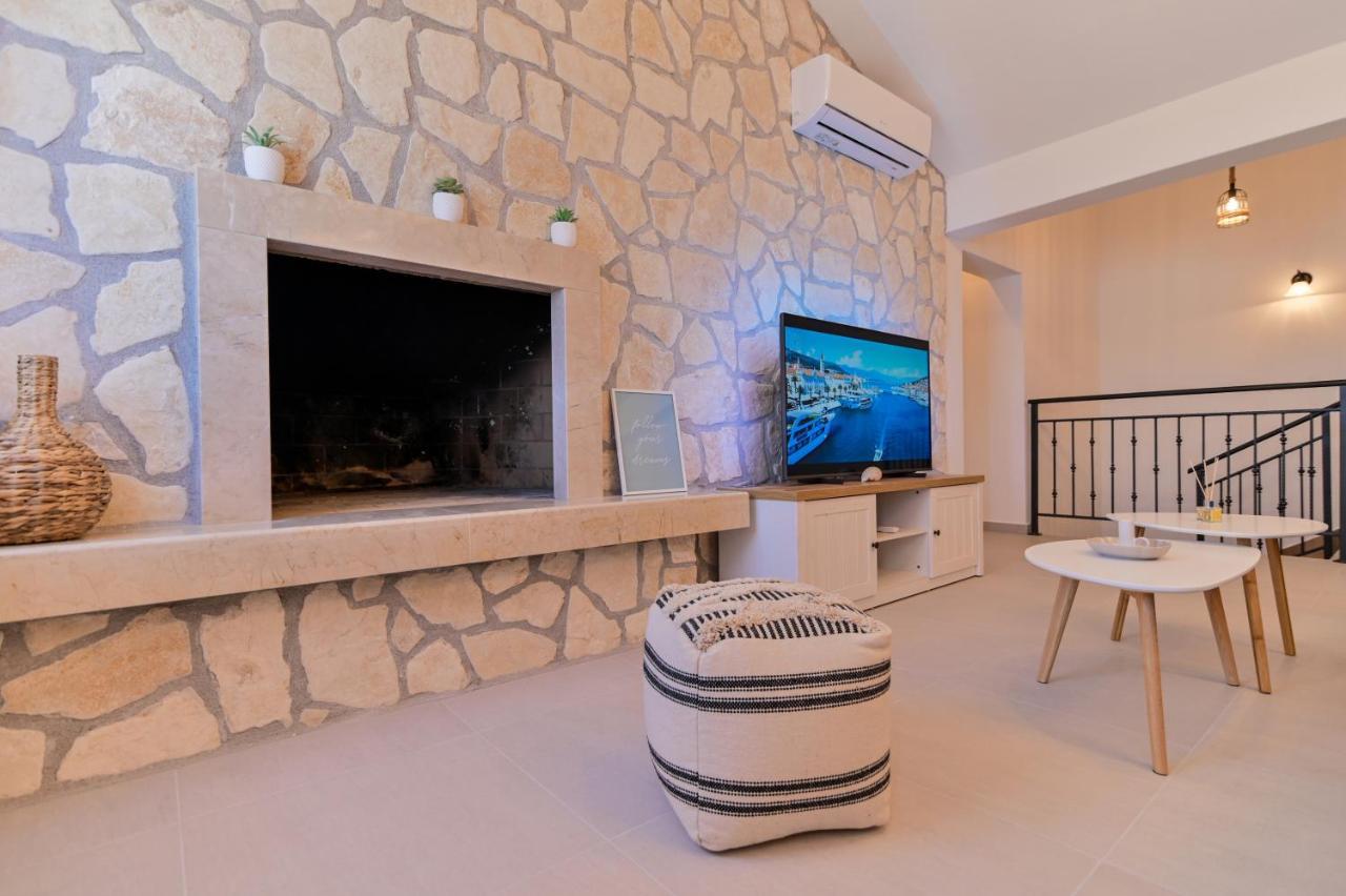 Villa Rudini With Heated Pool オクルグ・ゴルニ エクステリア 写真