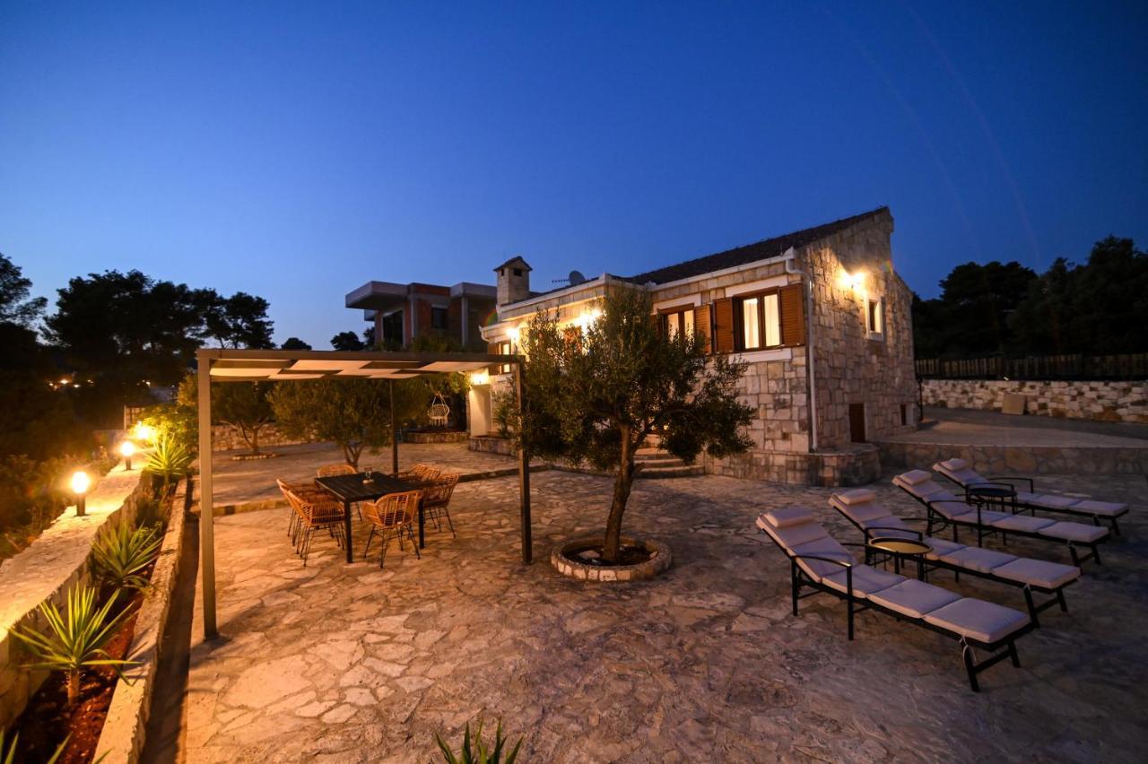 Villa Rudini With Heated Pool オクルグ・ゴルニ エクステリア 写真