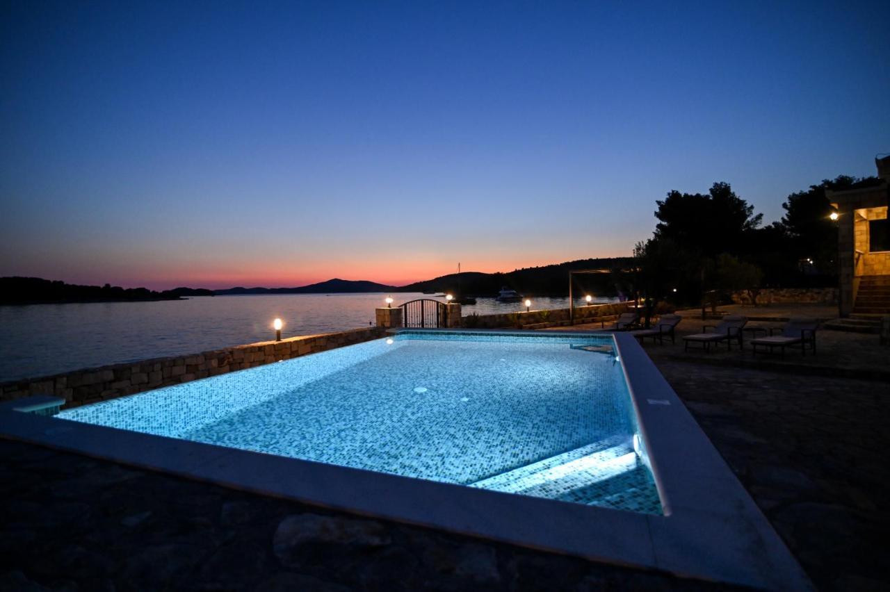 Villa Rudini With Heated Pool オクルグ・ゴルニ エクステリア 写真