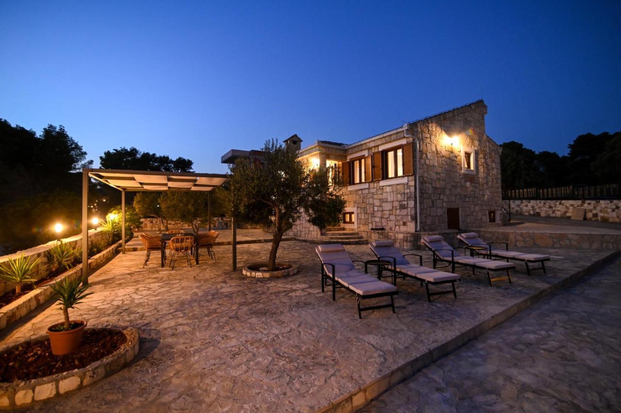 Villa Rudini With Heated Pool オクルグ・ゴルニ エクステリア 写真