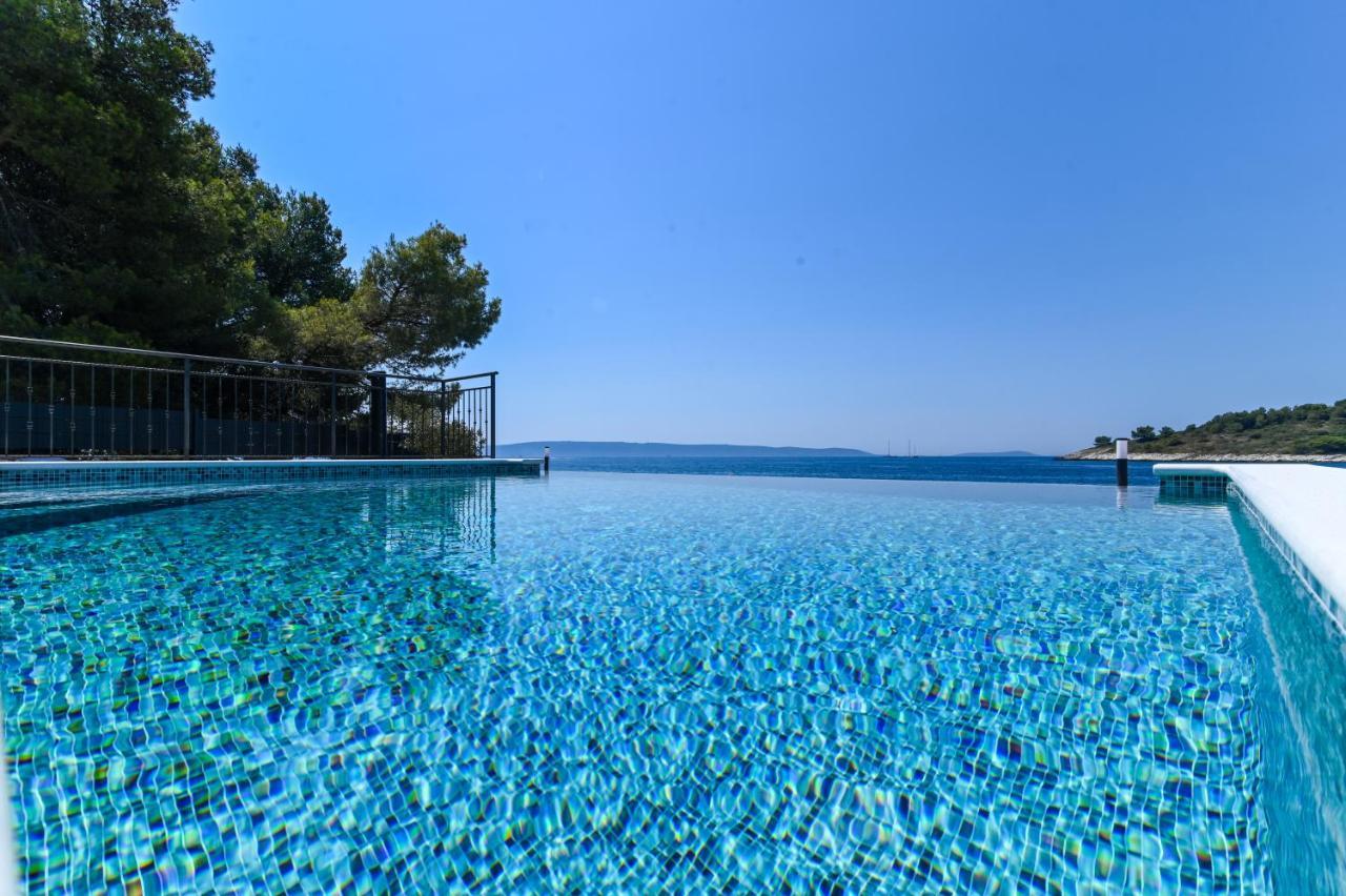 Villa Rudini With Heated Pool オクルグ・ゴルニ エクステリア 写真
