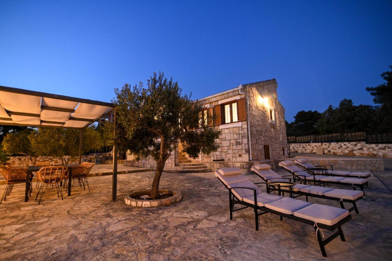 Villa Rudini With Heated Pool オクルグ・ゴルニ エクステリア 写真